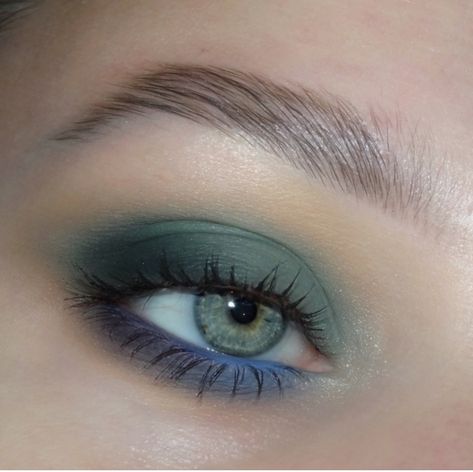 @emmas__eye on ig Blue And Green Eyeshadow, Push Up Angel Mascara, Cool Toned Eyeshadow, Brow Glue, Green Eyeshadow Look, Fall Eyeshadow, Eyeshadow For Green Eyes, Nyx Eyeshadow, Bold Eyeshadow