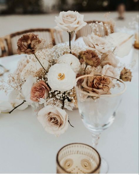 Neutral Wedding Decor, Boho Wedding Theme, Neutral Wedding Flowers, Wedding Color Pallet, Wedding Flower Inspiration, Neutral Wedding, Wedding Color Palette, Wedding Mood Board, Wedding Tablescapes