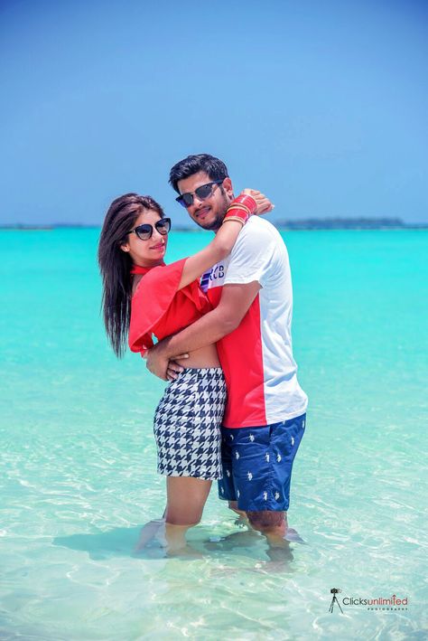 #couples #love #couplegoals #beachday #beach #beautiful Goa Couple Pics, Couple Photoshoot Poses Bich, Goa Poses For Couple, Honeymoon Couple Pictures, Priweding Photos, Honeymoon Outfits Couple, Goa Couple, Goa Beaches Photography, Prewedding Poses