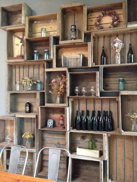 pub decoration 3 Micropub Interior, Rustic Tavern Decor, Beer Crate Shelves, Crate Wall Display, Wood Crates Ideas, Bottle Display Ideas, Extra Room Ideas Creative, Crate Wall Decor, Pub Decor Ideas