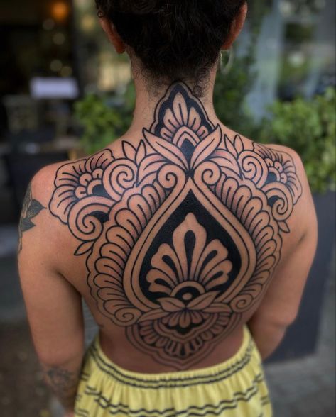 Women’s Large Back Tattoo, Full Back Sleeve Tattoo Women, Mandela Back Tattoos For Women, Ornamental Back Tattoo Design, Mandela Back Tattoo, Ornamental Tattoo Mandalas, Ornamental Tattoo Back, Ornamental Back Tattoo Women, Ornamental Back Tattoo