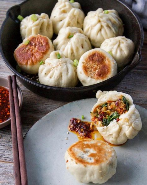 Indulge in the delightful flavors of these plant-based steamed buns, filled with a savory mix of pan-fried veggies. Perfect for a cozy dinner or a fun weekend cooking project, these buns offer a delicious twist on traditional recipes. The soft, fluffy exterior pairs beautifully with the rich, flavorful filling, making each bite a satisfying experience. Whether you're a seasoned plant-based eater or just looking to try something new, these steamed buns are sure to impress. Sheng Jian Bao, Veggie Fries, Fried Vegetables, Okra, Chopsticks, Dumplings, Aesthetic Food, Buns, Food Inspiration