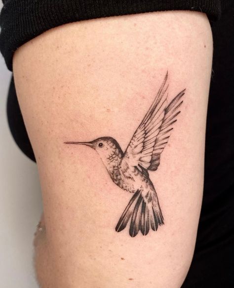 Sweet Person, Turtle Tattoo Designs, Tiny Wrist Tattoos, Tattoo Shading, M Tattoos, Tattoos Art, Hummingbird Tattoo, Bird Tattoo, Dot Work Tattoo