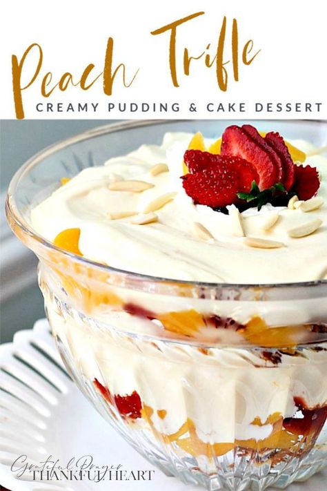 Peach Trifle With Angel Food Cake, Peach Trifle Desserts, Peach Trifle Recipes, Angel Food Trifle Desserts, Angel Food Trifle, Peach Trifle, Bolo Mole, Lush Desert, Trifle Bowl Recipes