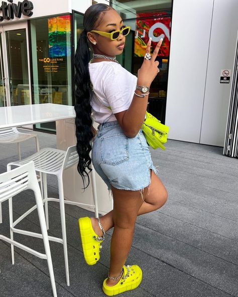 Pixel Avatar, Hip Hop Style Women, Crocs Outfit, Stylish Summer Outfits, Effortlessly Chic Outfits, Hip Hop Style, Lazy Day Outfits, Cute Comfy Outfits