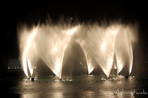 Musical Dancing Fountain - Mall of Dubai Dry Fountain, Dancing Fountain, Fountain Night Aesthetic, Public Water Fountain, Futuristic Fountain, Dubai Fountain Show Video, Dubai Fountain Show, Fountain Lights, Fountain Design