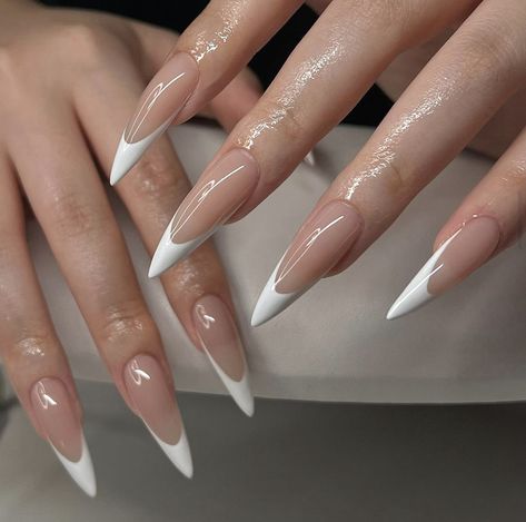 White French Almond Nails, Crazy Acrylic Nails, French Almond Nails, French Almond, Wow Nails, February Nails, Claw Nails, Stylish Nails Designs, Edgy Nails