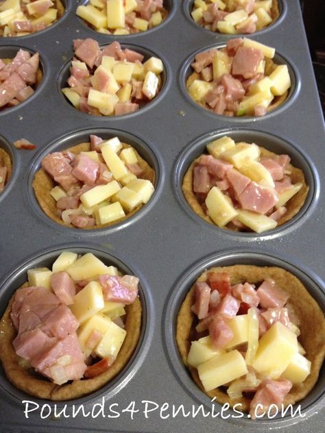 Simply easy and delicious best ham and cheese muffin tin meal idea. Great leftover ham recipe to make in muffin cups. Kids will LOVE this. Great for dinner or breakfast ideas. Cheese Muffin, Leftover Ham Recipes, Muffin Tin Recipes, Leftover Ham, Breakfast Cups, Ham Recipes, Leftovers Recipes, Muffin Tin, Ham And Cheese