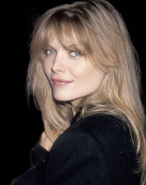 Michele Pfeiffer 80s, Michelle Pfeiffer Hair, Long Wispy Bangs, Wispy Bangs Hairstyles, Couples Picture, Blonde Actresses, 60s Women, Bangs Hairstyles, Bob Haircut For Fine Hair