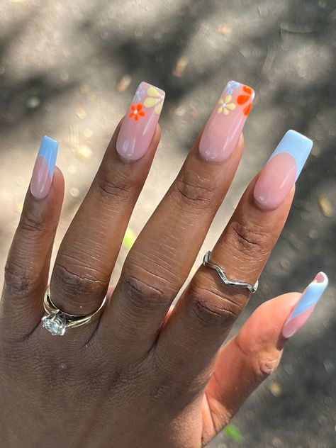 Coffin Tip Nails Design, Simple But Cute Nails Acrylic Summer, Blue French Tip Nails With Flower, Medium Length Nails Acrylic Coffin Summer, Spring Nails 2023 Square, Medium Coffin Shape Nails Designs, Blue Spring Nails Acrylic, Spring Nails 2023 Coffin, Cute Summer Nails French Tips