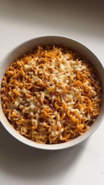 Soyoung🇦🇺 on Instagram: "Brown Sugar BS Ramen Combo👇🤤💘 Guys 🫶🏻haven’t tried this yet? Sooo delicious you gotta try it ASAP🥹🤤🙃 >>Ingredients : 1 buldak instant noodles, can buy Asian supermarket 1 shin ramyun, = 1 tbsp peanut butter 4 tbsp noodle water Mozzarella cheese 1/2 tbsp brown sugar Oil 📌📌📌Cheese & sugar on top of the noodles in microwaves for 2 minutes • • • • #reels #ramen #buldakramen #koreanfood #koreanramen #easyrecipes #recipes" Buldak Ramen Recipe, Shin Ramyun, Asian Supermarket, Top Ramen, Ramen Recipes, Food Babe, Yummy Comfort Food, Instant Noodles, Peanut Butter Recipes