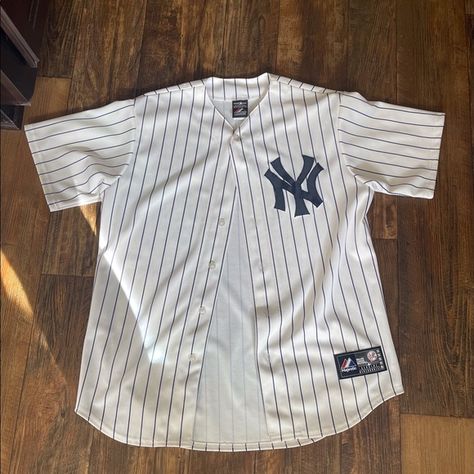 New York Yankees jersey🔥 Oversized Baseball Jersey, Nee York, Yankees Outfit, New York Yankees Jersey, Yankees Shirt, Yankees Jersey, Yankee Fitted, Oversized Jersey, Jersey Fashion