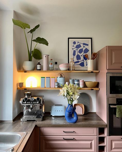 Kitchen With Low Ceiling, Decor Kitchen Ideas, Boston Apartment, Home Coffee Bar, Future Apartment, Home Design Living Room, Apartment Decor Inspiration, Nyc Apartment, Kitchen Inspo