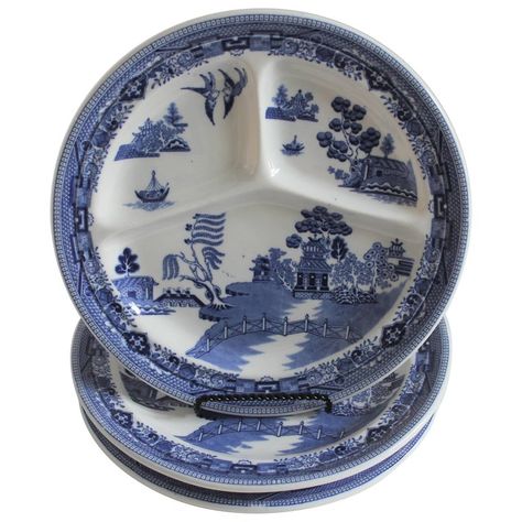 Decorating With Blue And White Porcelain, Blue Willow China Pattern, Blue Willow Dishes, Restaurant Plates, Restaurant China, Blue Stuff, Blue Willow China, Blue Patio, Blue Dishes