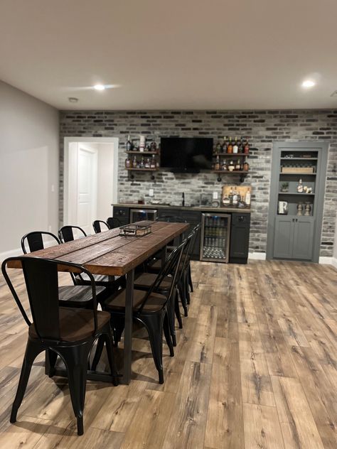 Black And Grey Basement Ideas, Industrial Farmhouse Basement Ideas, Basement Dining Room Ideas, Industrial Basement Bar, Farmhouse Basement, Gray Basement, Industrial Basement, Basement Bar Design, Modern Industrial Farmhouse