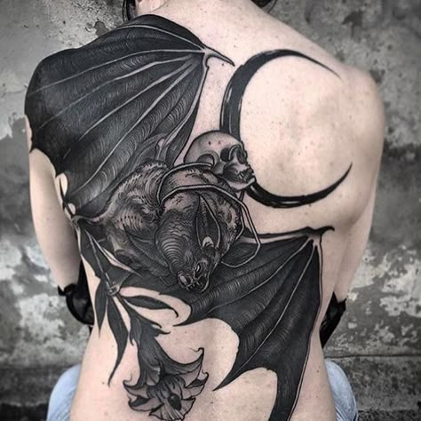 Amazing artwork by @yao_atf #tattoo #tattooartist #bat #skull #battattoo #skulltattoo #girlwithtattoos #altclothing #altgirl #style… Gothic Back Tattoo, Back Tattoo Female, Tattoo Skulls, Gotik Tattoo, Backpiece Tattoo, Dekorasi Halloween, Tattoo Female, Bat Tattoo, Creepy Tattoos