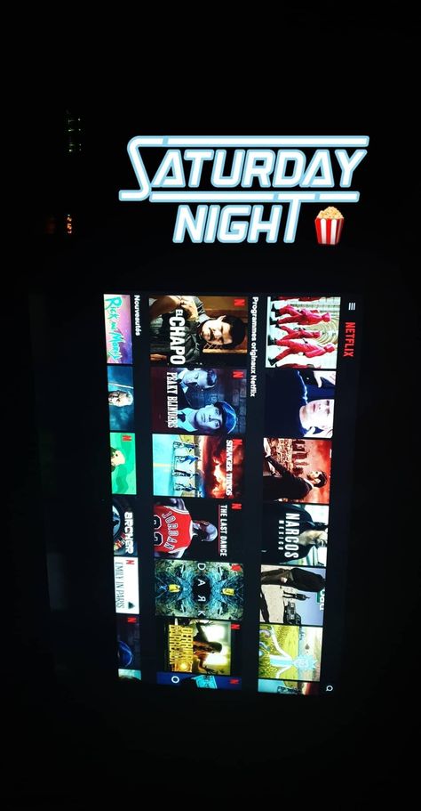 #netflix #snap #movie #saturday #night Saturday Night Snap, Saturday Snap, Netflix Snap, Snaps Streaks, Ghost Movies, Rangoli Designs Simple Diwali, Spooky Movies, Snap Streak, Snapchat Picture