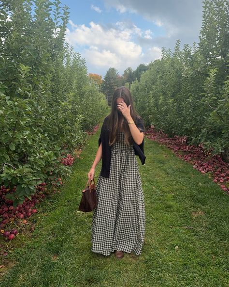 Quintessential fall in @princesspollyboutique 🍎 #pppartner #princesspolly #princesspollyboutique #fallfashion #newenglandfall Apple Picking Outfit, Winter Fruit, Fruit Picking, New England Fall, Inspo Pics, Apple Picking, Fall Fits, Instagram Inspo, Mom Style