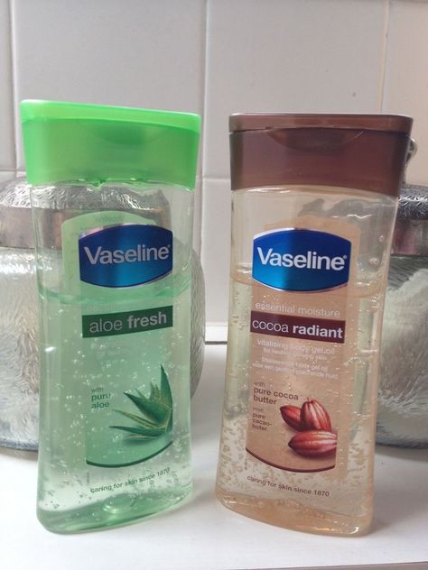 I love treating my skin with Vaseline’s vitalizing body gel oil! It leaves my skin so smooth and hydrated. Its smells amazing! The Aloe Fresh one is my favorite. Aloe Vera Gel and Pure Cocoa Butter has so many benefits. Not only will your skin feel amazing , it will look amazing as well. I definitely recommend these products. Dry Skin Causes, Pure Cocoa Butter, Shower Skin Care, Body Gel, Bath And Body Care, Best Moisturizer, Body Care Routine, Body Skin Care Routine, Healthy Skin Care