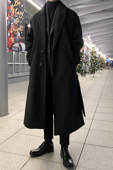 [Promotion] 89 Best Streetwear Men Outfits Black Guides You Need To See Straight Away #streetwearmenoutfitsblack Trench Coat Outfit Men Black, Men Coat Style, Trench Coat Suit Men, Long Black Coat Outfit Men, Winter Long Coat Men, Comfort Outfits Men, Modest Fashion Outfits Men, Monochromatic Black Outfit Men, Turtleneck Trench Coat Outfit Men