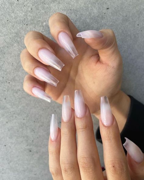 Transparent Tip Nail Art, Nails Clear Tips, Long Transparent Nails, Ombre Transparent Nails, White To Clear Nails, Clear Nail Designs Square, Ombré Clear Nails, Clear Tips Nails, Clear Nail Tips Designs