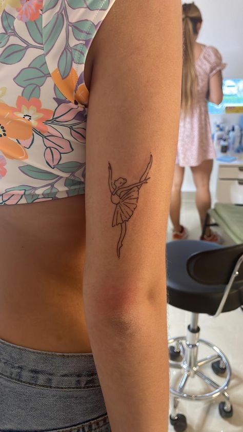 Fine Line Dance Tattoo, Aerialist Tattoo, Nutcracker Ballet Tattoo, Ballerina Tatoos, Ballerina Tattoo Ideas, Ballet Inspired Tattoos, Musical Theatre Tattoo Ideas, Ballerina Outline Tattoo, Ballet Tattoos Minimalist