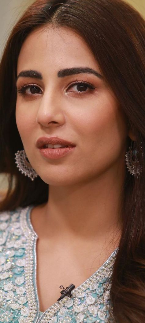 Ushna Shah Pics, Sonam Bajwa Suits, Dps For Whatsapp, Ushna Shah, Sonam Bajwa, Sana Javed, Tv Photo, Pakistani Actors, Bedroom Bed Design