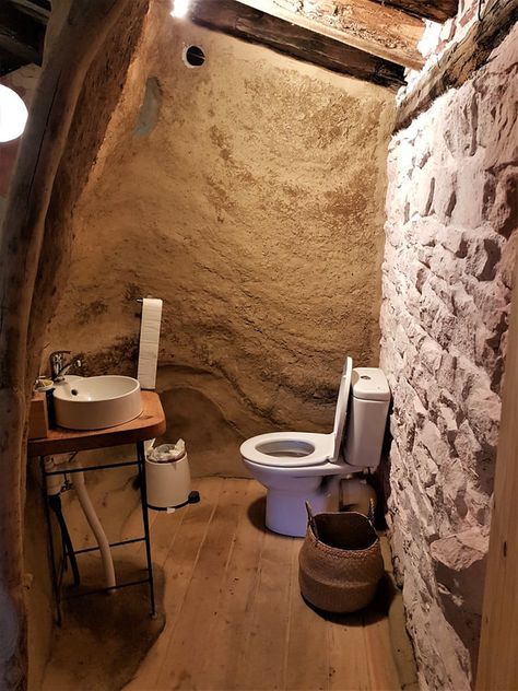 Mud Hut, Cave Bathroom, Farm Cafe, Eco House Design, Mud House, Outside Room, A Frame House Plans, Classic House Design, Adobe House