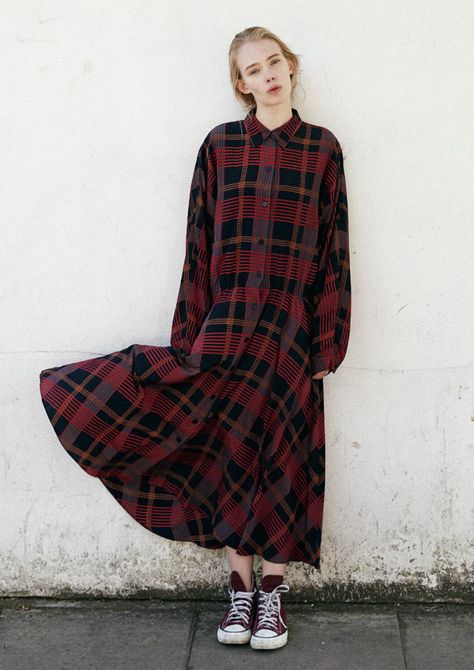 Marnie Harris Marnie Harris, Tartan Fashion, Muslim Style, Urban Street Style, Plaid Fashion, Street Style Looks, Grunge Fashion, Look Fashion, Passion For Fashion