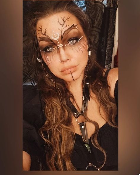 Viking Seer Makeup, Viking Witch Outfit, Pagan Halloween Costume, Women’s Viking Makeup, Pagan Makeup Witch Simple, Nordic Witch Costume, Medieval Witch Makeup, Freyja Costume, Pagan Face Paint