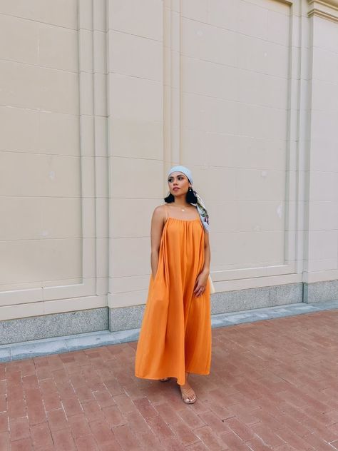 Flowy dress, summer style, headscarf looks, summer dress Flowy Summer Dress Aesthetic, Loose Flowy Outfits, Summer Dress Aesthetic, Loose Flowy Dress, Flowy Outfits, Looks Summer, Flowy Summer Dress, Flowy Jumpsuit, Jumpsuit Outfits