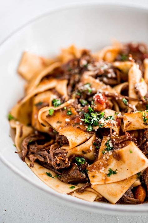 Beef Chuck Pasta Recipes, Instant Pot Ragu Beef, Beef Ragu Recipe Instant Pot, Sunday Dinner Instant Pot, Chuck Roast Bolognese, Italian Beef Tips Crockpot, Instant Pot Italian Pot Roast, Ragu Recipes Beef, Italian Instapot Recipes