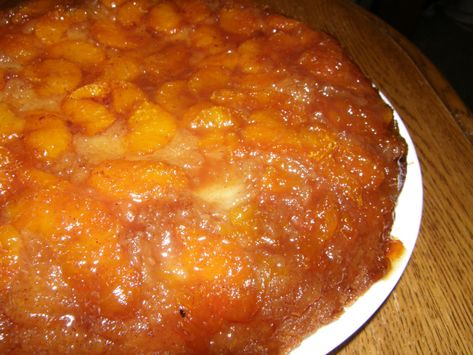 Orange Upside Down Cake Easy, Upside Down Mandarin Cake, Mandrian Orange Recipe, Mandarin Orange Upside Down Cake, Mandarins Orange Cake, Yellow Cake Mix Recipes Pineapple Mandarin Oranges, Manderine Orange Recipe, Tangerine Upside Down Cake, Manderine Orange Cake Recipe