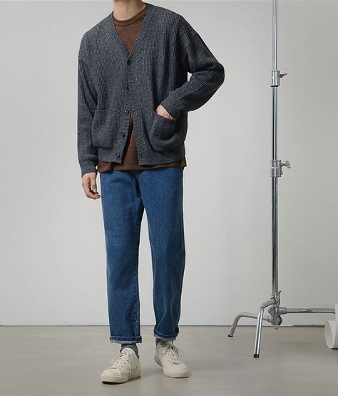 Blue Cardigan Outfit Men, Workwear Fashion Men, Cardigan Outfit Men, Blue Cardigan Outfit, Old School Outfits, Minimalist Fashion Men, Cardigan Outfit, Mens Casual Dress Outfits, Men Stylish Dress