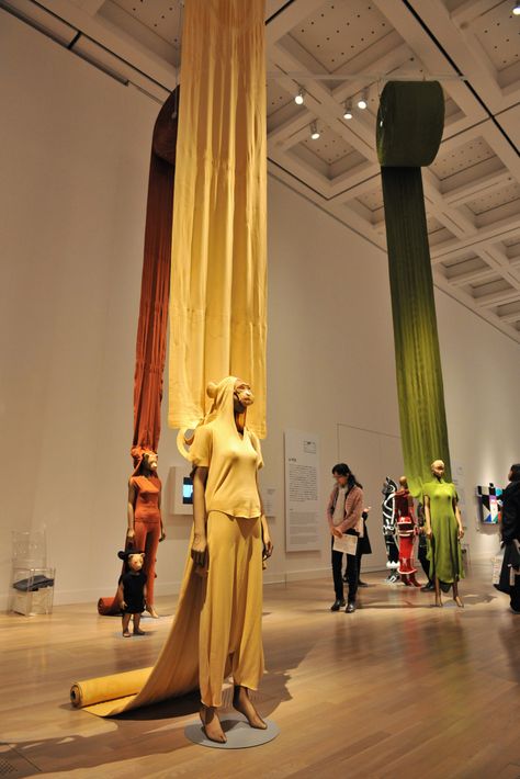 Inside the Issey Miyake Exhibition at the National Art Center in Tokyo. Fashion Installation, Exhibition Display Design, Fashion Exhibition, Museum Exhibition Design, Fashion Displays, Museum Fashion, Retail Inspiration, Event Signage, Exhibition Display