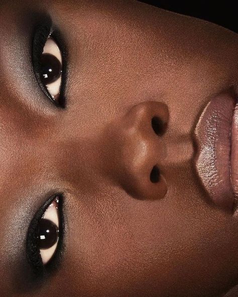 𝒟 on Twitter: "Ajok Daing for Burberry Beauty. https://t.co/SdzsVuQVy2" / Twitter Burberry Beauty, Creative Makeup Looks, Looks Black, Editorial Makeup, Creative Makeup, Pretty Makeup, Girls Makeup, Artistry Makeup, Cute Makeup