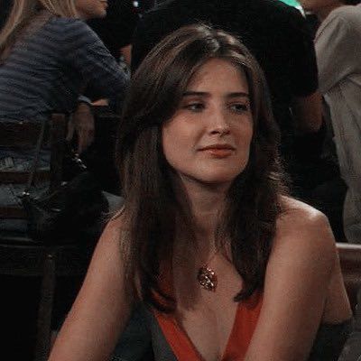 Cobie Smulders Hair, Robin Scherbatsky Hair, Robin Scherbatsky Outfit, Robin Himym, How Met Your Mother, Robin Scherbatsky, City Streets Photography, Maria Hill, Seth Macfarlane