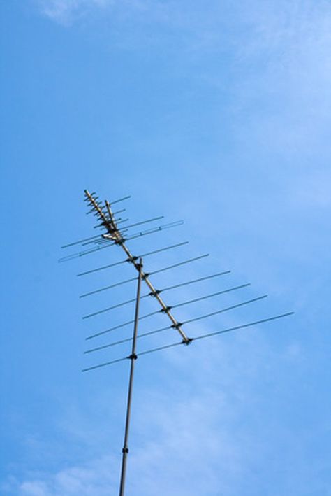 Now that more and more homes are switching to cable television, there are a number of unused antennas that create an unnecessary eyesore on the house's exterior. There are several things to keep in mind when removing your antenna. Library Photos, Television Antenna, Tv Antennas, Dvb T2, Tv Antenna, Radio Antenna, Cable Tv, Ham Radio, Sandbox