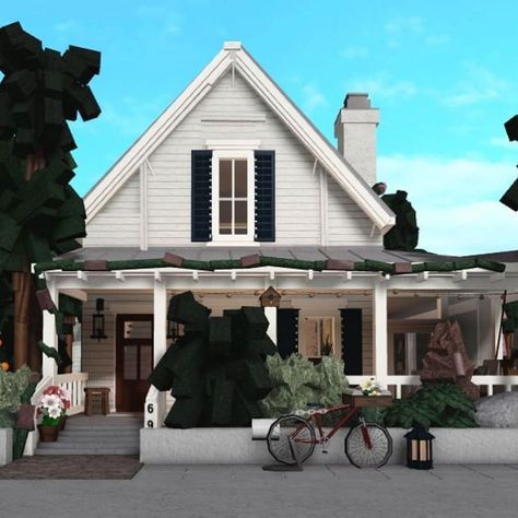 Colonial House Exterior Design, Exterior Colonial House, House Exterior Colonial, Modern Colonial House Exterior, Colonial House Exterior, Modern Colonial House, Cottage Core Bloxburg House, Realistic House, Small House Exterior