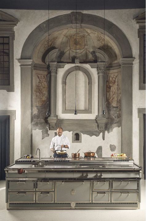 Kitchen In Historic Home, Italian Hotel, Officine Gullo, Architectural Concepts, Apartment Vibes, Kitchen Studio, European Farmhouse, Italian Home, Design Your Kitchen