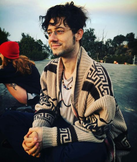 Hale Appleman looking amazing! Hale Appleman, Jason Ralph, The Magicians Syfy, Sharp Dressed Man, Famous Faces, Series Movies, The Magicians, Character Inspiration, Actors & Actresses