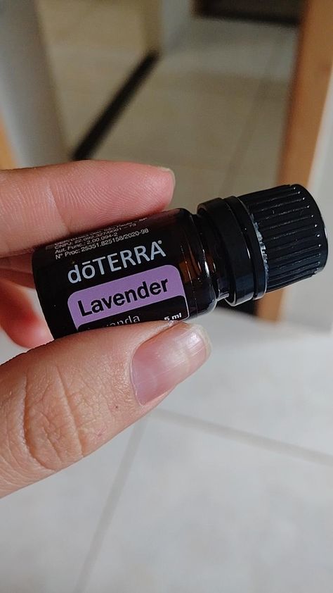 Ansiolítico natural, possui inúmeros benefícios relaxantes. Doterra, Lavender