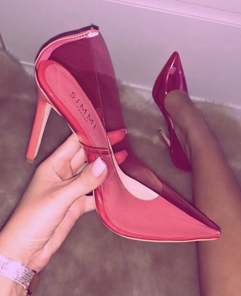 @TRUUBEAUTYS💧 Barbie Heels, Barbie Shoes, Gorgeous Heels, Elegante Casual, Combat Boot, Girls Club, Crazy Shoes, Pretty Shoes, Dream Shoes