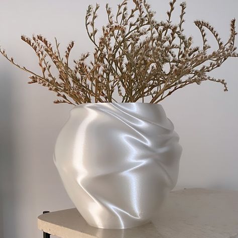 #parametricdesign #grasshopper3d #3dprinting #vasearrangement #diy #3dart #rhino3d #rhinoceros #design#vases#3dprintvase #3dprintedvase #vasemode #pearl 3d Print, Vase, On Instagram, Instagram, Design