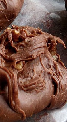 Millionaire Fudge Recipe, Millionaire Fudge, Mamie Eisenhower, Best Fudge Recipe, Easy Christmas Candy Recipes, Homemade Fudge Recipes, Crockpot Healthy, Fudge Recipes Chocolate, Fudge Recipes Easy