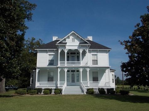 OldHouses.com - 1880 Federal - Pine Grove in Mc Coll, South Carolina Stacked Porches, Historic Homes For Sale, Folk Victorian, Architectural Shingles, Victorian Farmhouse, Old Houses For Sale, Old House Dreams, Gothic House, Historic Home