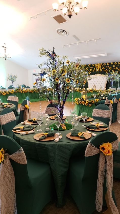 Sage Green With Sunflowers Wedding, Emerald And Yellow Wedding, Green And Sunflower Wedding Theme, Emerald Green Sunflower Wedding, Green And Yellow Wedding Decor, Sunflower Quince Theme, Wedding Themes With Sunflowers, Green Sunflower Wedding, Yellow And Emerald Wedding