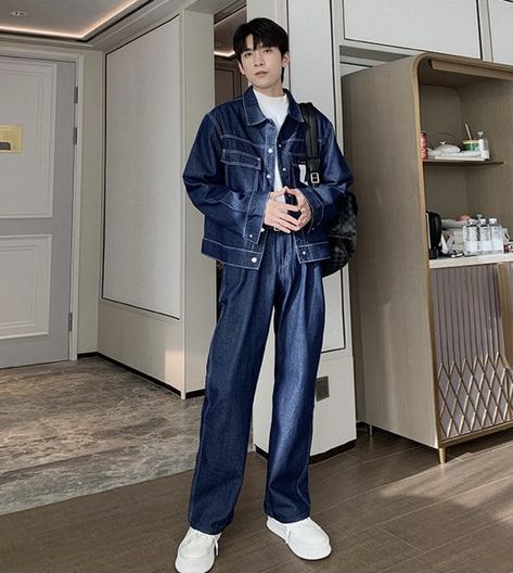 Blue Pants Outfit Men, Blue Trousers Outfit, Jean Jacket Outfits Men, Blue Outfit Men, Blue Pants Outfit, Korean Streetwear Fashion, Denim Outfit Men, Streetwear Fashion Men, Asia Fashion