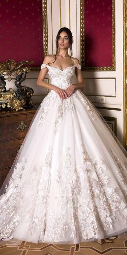 Wedding Dresses Lace Ballgown, Wedding Dress Gallery, Lace Ball Gowns, White Wedding Dress, Back Wedding Dress, Charlotte Casiraghi, Lace Wedding Dresses, Princess Wedding Dresses, Princess Wedding