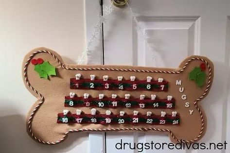 Dog Treat Advent Calendar, Dog Advent Calendar, Purse Charms Diy, Homemade Advent Calendars, Dog Tree, Dog Clothes Diy, Diy Dog Treats, Advent Calenders, Diy Calendar